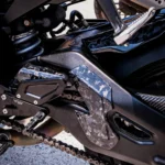 Yamaha R1 Dry Carbon Fiber Chain Guard | AK Carbon - 图片 2